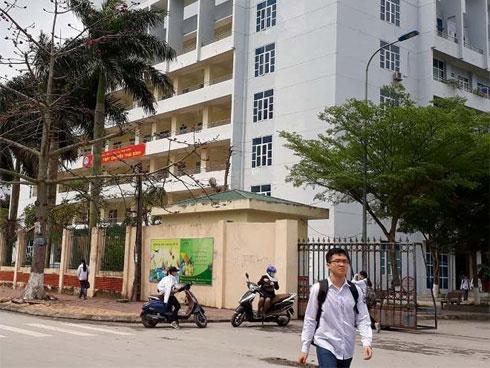 Thầy giáo bị tố nhắn tin gạ gẫm nữ sinh lớp 10 nói rất hối hận, hứa sẽ điều chỉnh-4