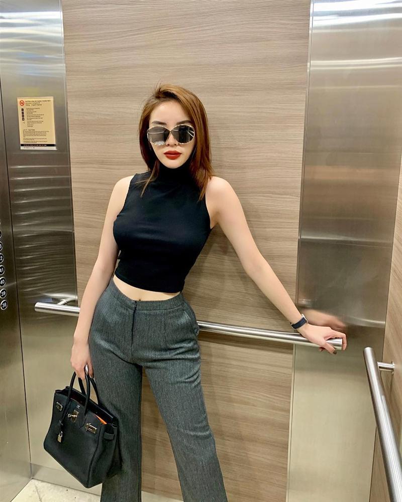 Phương Trinh Jolie thích thú vì có thể khỏa thân dạo chơi ở khu du lịch-3