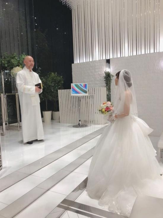 Diễn viên phim cấp 3 Nhật Bản tổ chức đám cưới với chính mình-2