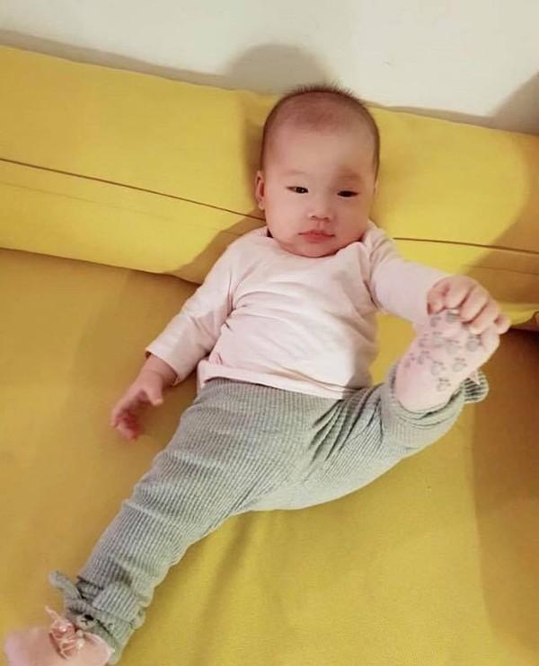 Fan ‘khóc thét’ vì khuôn mặt lầy lội lẫn hài hước của Cici Anh Chi, định ‘hỏi tội’ bố JustaTee và mẹ Trâm Anh-3