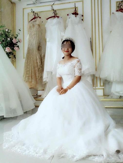 Từng hứa sẽ chờ đợi, cô gái Nghệ An gây hoang mang với ảnh mặc váy cưới khi bạn trai đi nghĩa vụ được 6 ngày-3