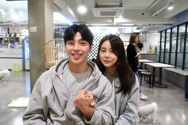 Ba chàng bạn thân Hàn Quốc đều điển trai, có thân hình 6 múi-6