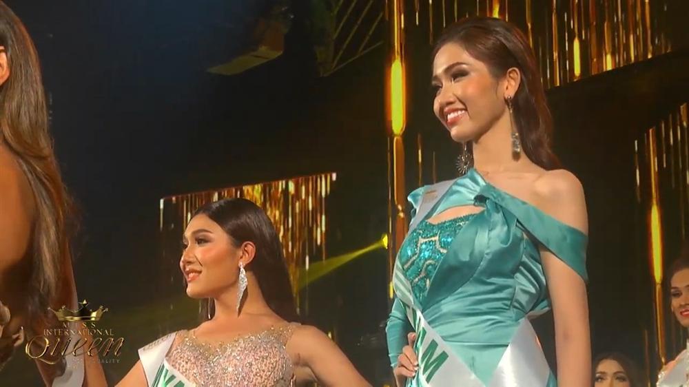 Chọn sai trang phục, may thay Nhật Hà gỡ gạc bằng pha xoay váy điệu nghệ tại bán kết Hoa hậu Chuyển giới 2019-6