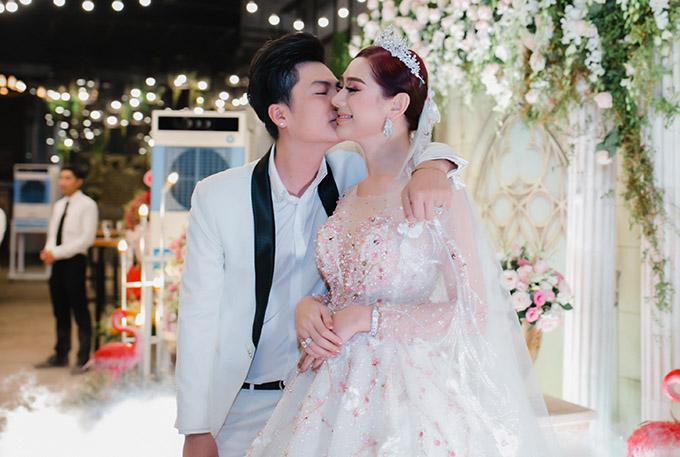 Chồng Lâm Khánh Chi: Tôi rùng mình, nổi da gà khi lần đầu gặp vợ-2