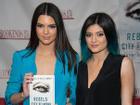 Nhà Kardashian giàu sụ vì đến sách ảnh nhảm cũng bán được 32.000 bản