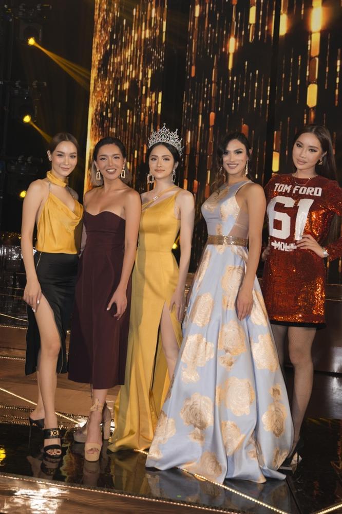 Những khoảnh khắc đẹp tựa nữ thần giúp Hương Giang càn quét dàn mỹ nhân trong nước và quốc tế-2