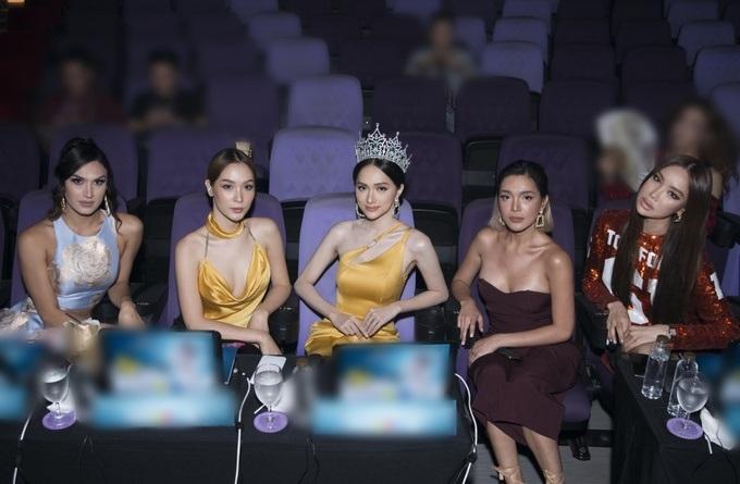 Những khoảnh khắc đẹp tựa nữ thần giúp Hương Giang càn quét dàn mỹ nhân trong nước và quốc tế-3