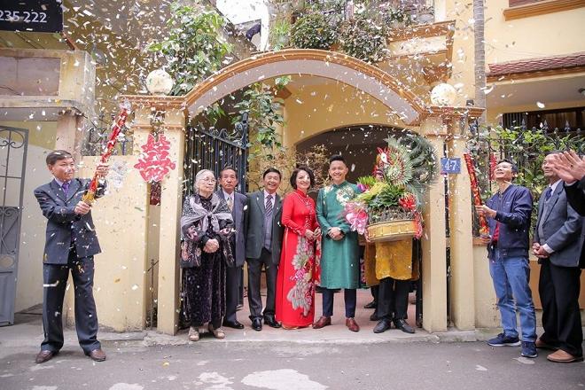 MC điển trai của chương trình Cà phê sáng khoe ảnh lấy vợ, bà xã xinh đẹp là hotface trên Youtube-4