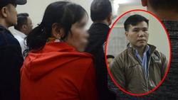 Nỗi đau và giọt nước mắt của 2 người mẹ trong phiên xét xử ca sĩ Châu Việt Cường nhét tỏi vào miệng khiến cô gái trẻ tử vong