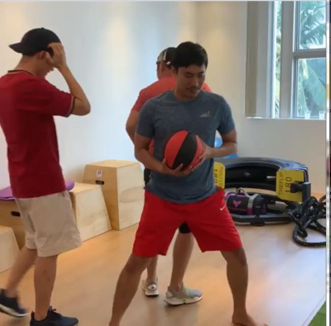 Trong khi Kiều Minh Tuấn gạt bão vui duyên cũ, An Nguy chọn cách sống ảo trên nước Mỹ xa xôi-3