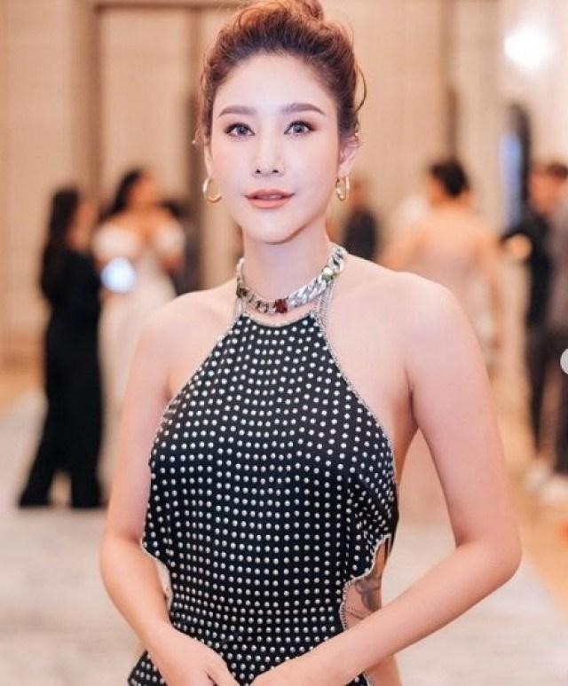 Mỹ nhân nức tiếng một thời gây sốc với vẻ ngoài tàn tạ, đầu cạo trọc lốc, lê lết ăn xin-1