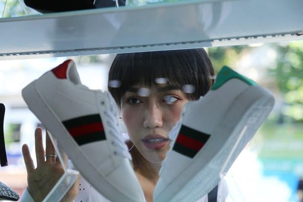 Đã nghèo mà còn học làm sang, Diệu Nhi đi mua giày hiệu trong khi chỉ có 12 nghìn trong túi-2