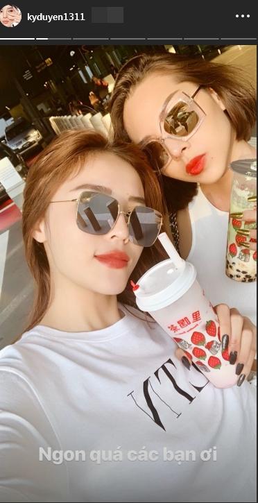 Mỹ nhân Việt khoe quà 8/3: Người vỡ òa vì trang sức đắt giá, người xúc động nhận thư tay ngôn tình-1