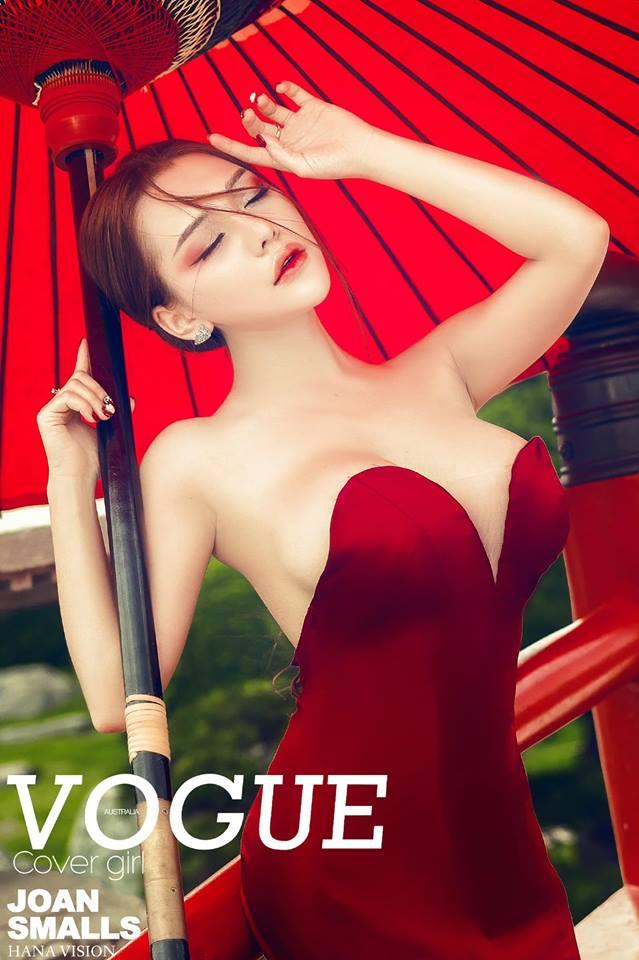 Ăn mặc trễ nải khi livestream, hot girl Mon 2K lộ nguyên vòng 1 như vựa hoa quả trên sóng trực tiếp-3