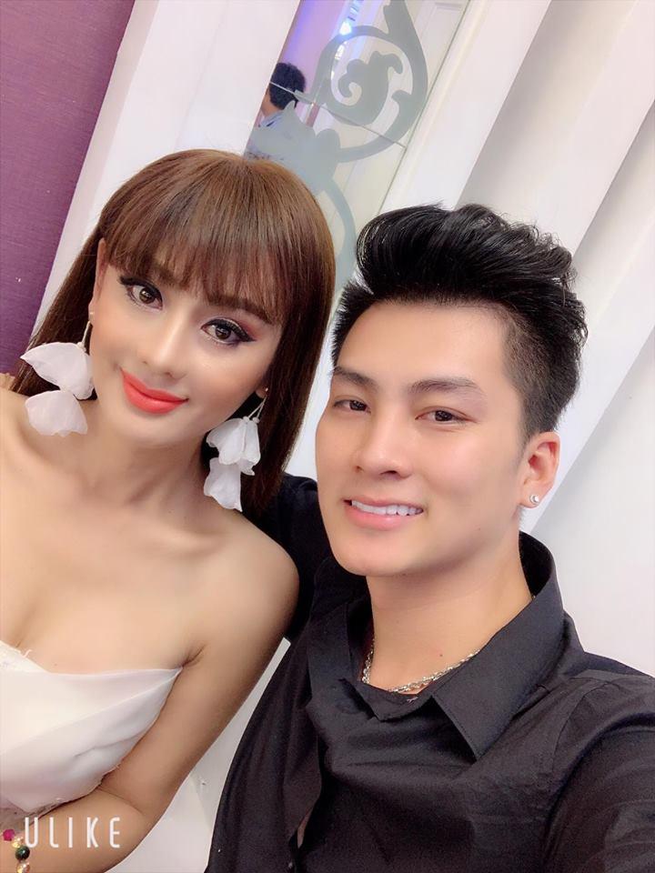 Đừng ghen tỵ khi ngắm dây chuyền khủng Lâm Khánh Chi nhận được từ chồng kém tuổi trong ngày 8/3-2