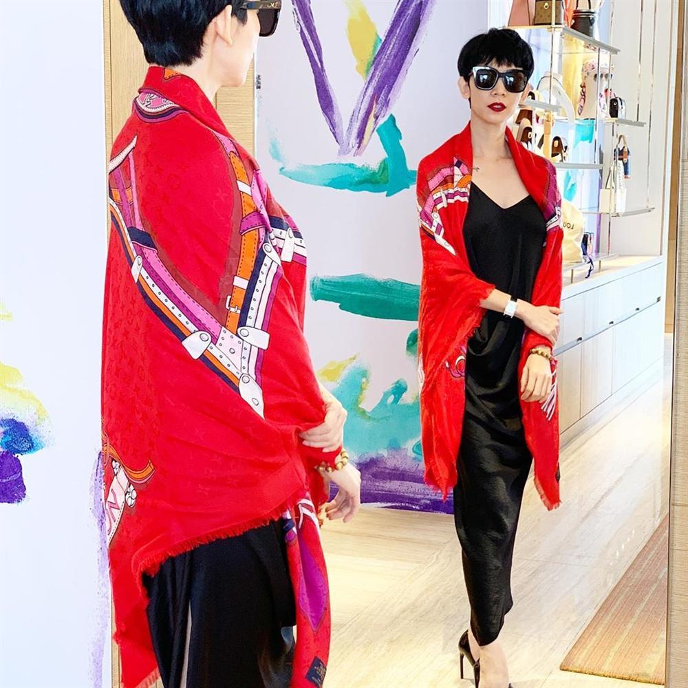 Khoe nhan sắc mê hồn, hoa hậu Đặng Thu Thảo nhắn chị em đừng quên mỉm cười ngày 8/3-12