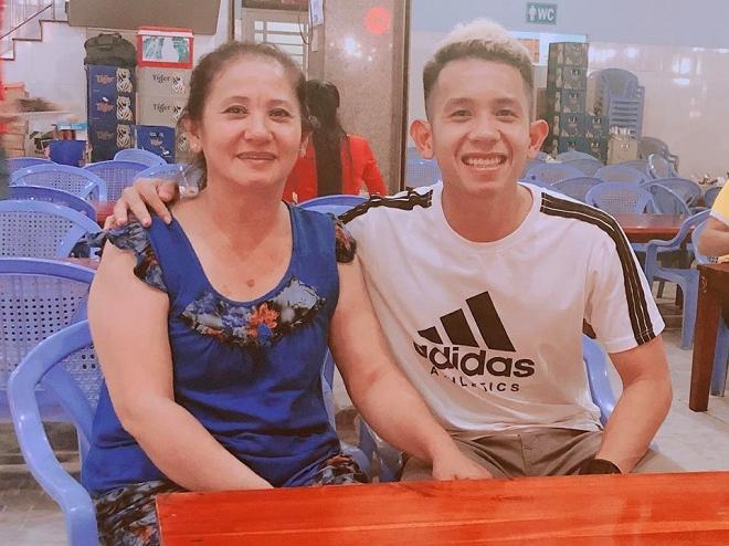 Các cầu thủ Việt Nam gửi lời chúc cảm động tới mẹ và một nửa yêu thương vào ngày 8/3-1