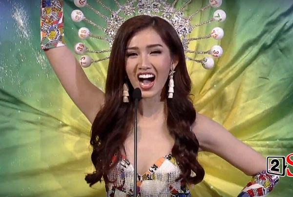 Nhật Hà trình diễn quốc phục, hô Việt Nam mở màn chung kết-2