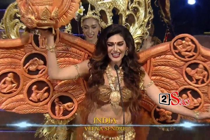 Nhật Hà trình diễn quốc phục, hô Việt Nam mở màn chung kết-6