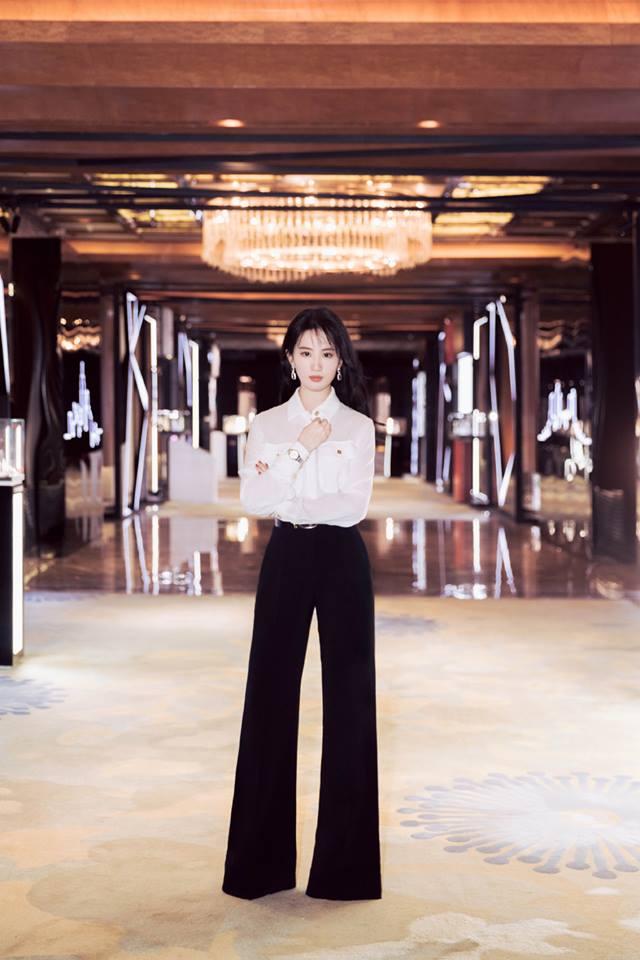 Bị mỉa mai hết thời, thần tiên tỷ tỷ Lưu Diệc Phi tái xuất với nhan sắc hoàn hảo miễn chê-7