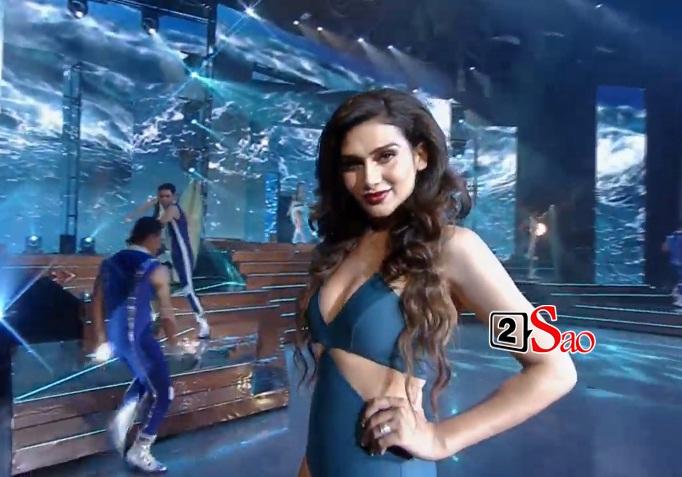 Nhật Hà tự tin trình diễn bikini trong top 12-4