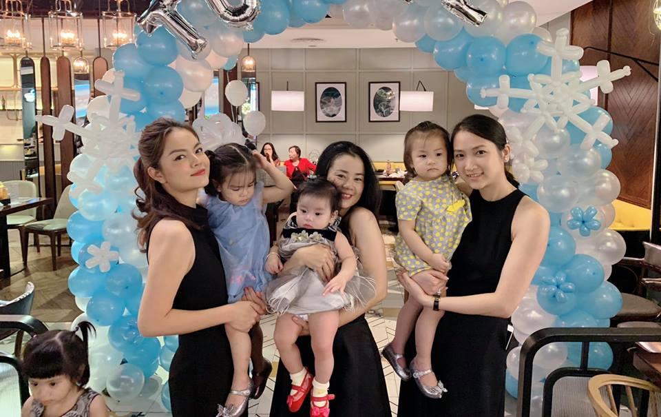 Phạm Quỳnh Anh và Quang Huy bất ngờ tái hợp vui vẻ trong tiệc sinh nhật con gái-3