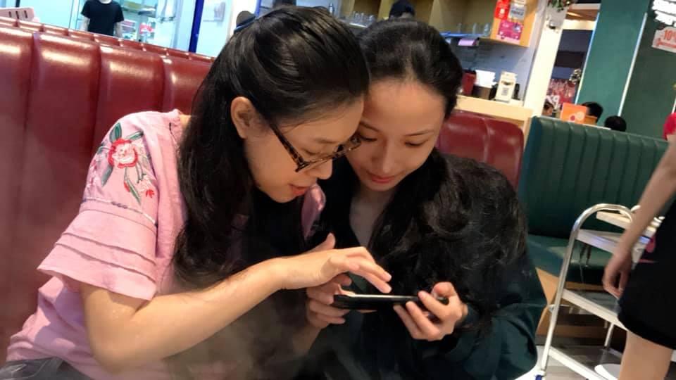 Trương Hồ Phương Nga khoe quà 8/3 cực trend đến hoa hậu cũng bất ngờ-1