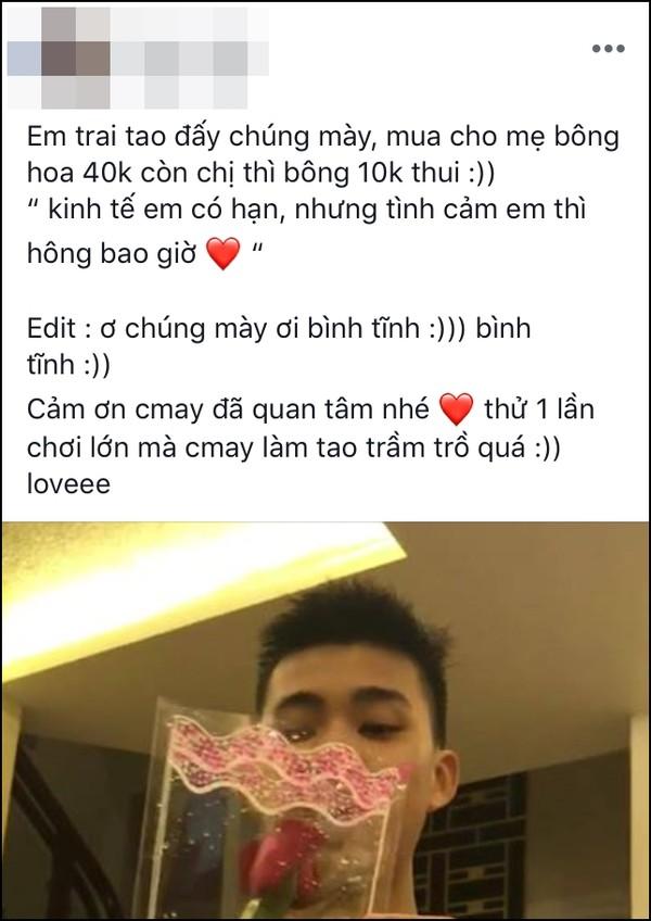 Lon ton chạy ra tặng hoa cho mẹ và chị gái ngày 8/3, anh chàng bỗng nổi như cồn vì đã đẹp trai còn khéo ăn nói-1