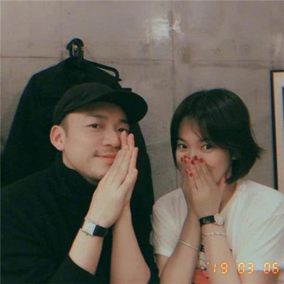 Cuối cùng, Song Joong Ki cũng chịu đeo nhẫn cưới khiến người hâm mộ ấm lòng-5