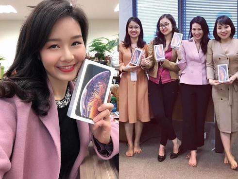 Chẳng phải sao hạng A, mẹ bỉm sữa vẫn chiếm spotlight với món quà tiền tỷ chồng soái ca tặng hậu 8/3-11