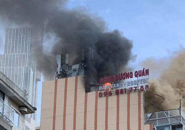 Cháy lớn ở tòa nhà cao tầng trung tâm Sài Gòn-1
