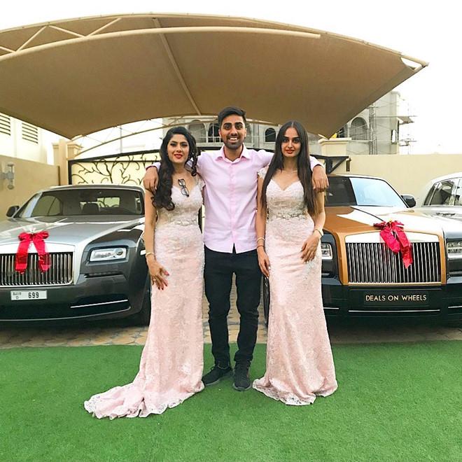 Richkid Dubai sở hữu dàn siêu xe, quà cho mẹ và em cũng là xe sang-7
