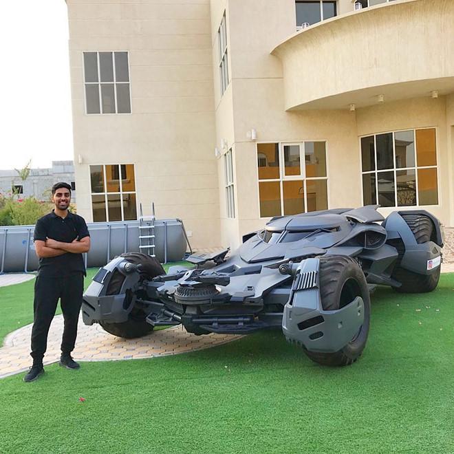 Richkid Dubai sở hữu dàn siêu xe, quà cho mẹ và em cũng là xe sang-6