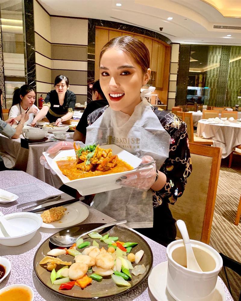 Không hổ Nữ hoàng nội y, Ngọc Trinh diện bikini uốn éo khiến dân mạng khó rời mắt-3