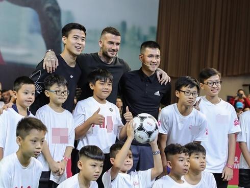 Lần đầu tiên trong lịch sử, David Backham phiên bản 'xịn' gặp gỡ David Backham phiên bản Việt