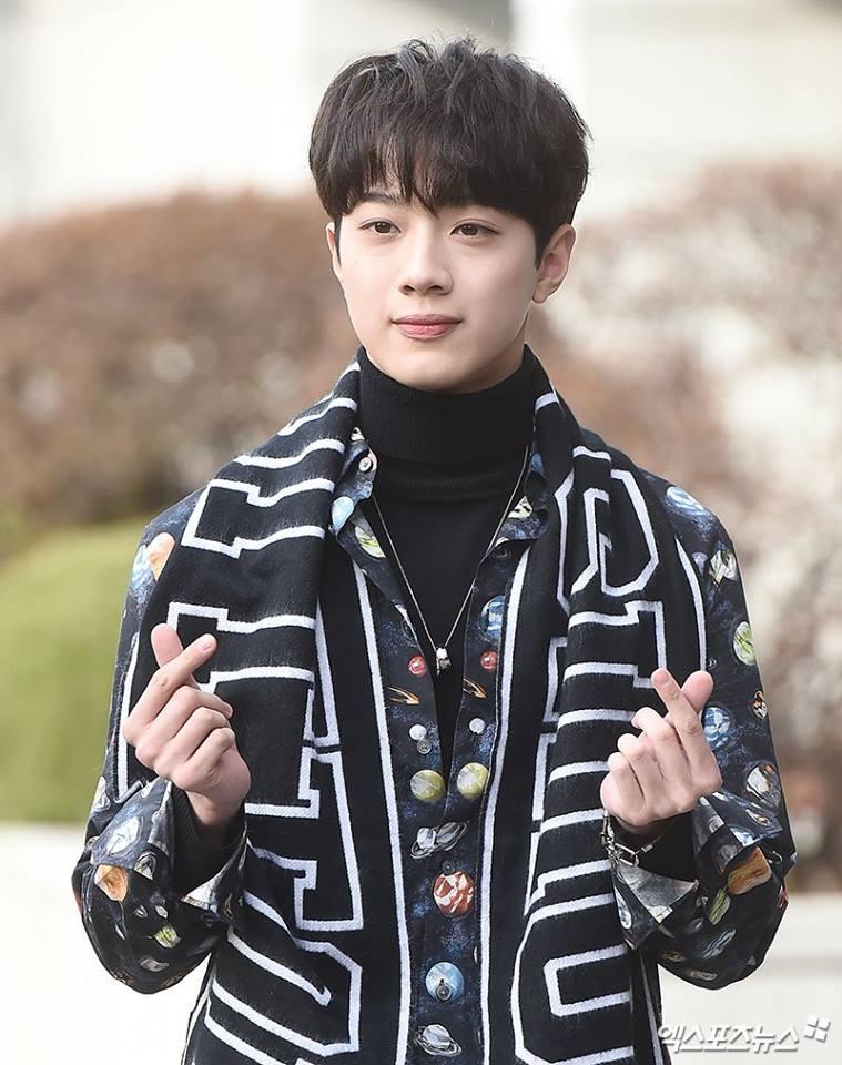 Em gái mưa Kim So Hyun khiến chiếc váy cháy hàng vì diện lên quá xinh đẹp-8