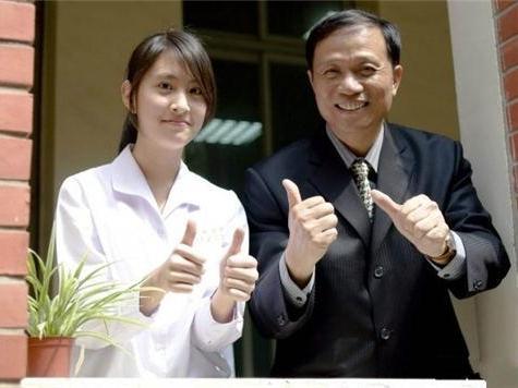 Cô gái xinh đẹp tự sát sau nhiều năm bị thầy giáo cưỡng bức: Công lý ở đâu?-1