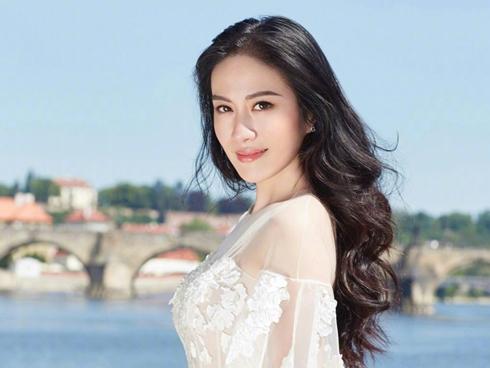 Hoa hậu vàng trong làng tạo nghiệp: thả chó cắn đồng nghiệp, mồi chài Hoắc Kiến Hoa, quỵt tiền của giúp việc