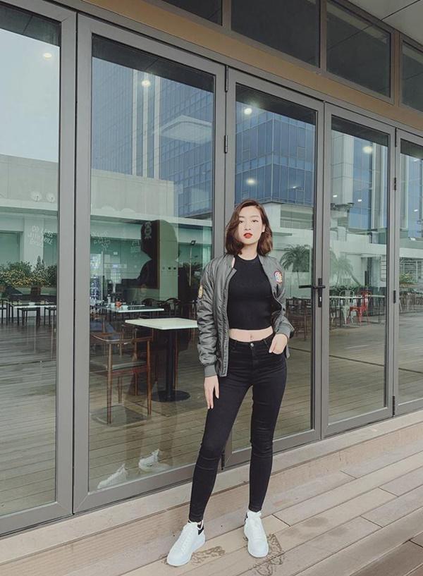 Khi các nàng Hậu Vbiz cùng diện croptop khoe eo, ai sẽ thắng giải phối đồ sành điệu nhất?-4