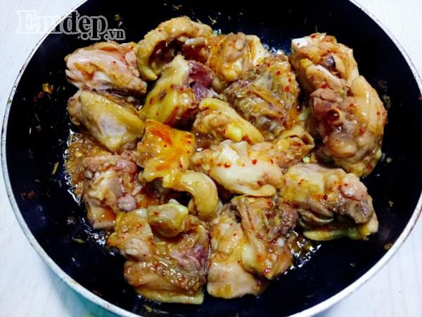 Thơm nức mũi gà ram sả ớt đậm đà tốn cơm vô cùng-7