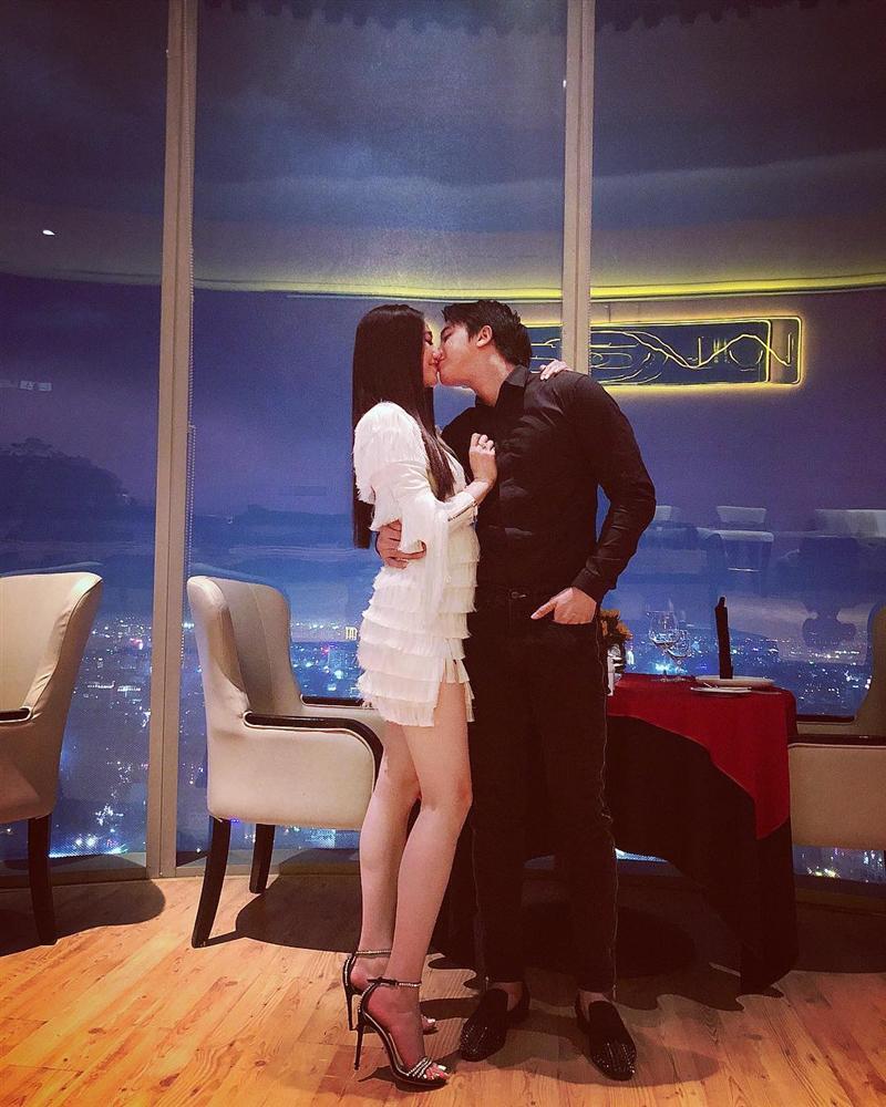 Người đẹp từ chối Trường Giang khóa môi nồng cháy người tình Tiến Vũ-1