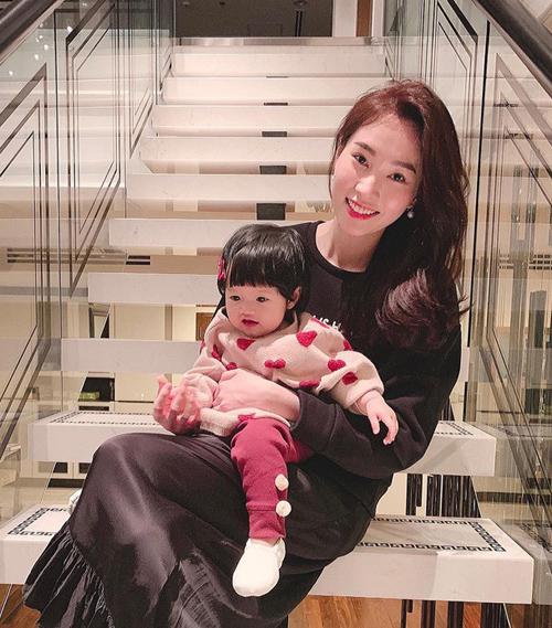 3 cặp mẹ đẹp - con xinh sành điệu của showbiz Việt-1