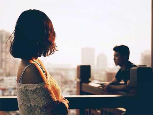 'Điểm chết' tố cáo đàn ông ra ngoài tốt với cả thế giới, về nhà ki bo tàn nhẫn với vợ con