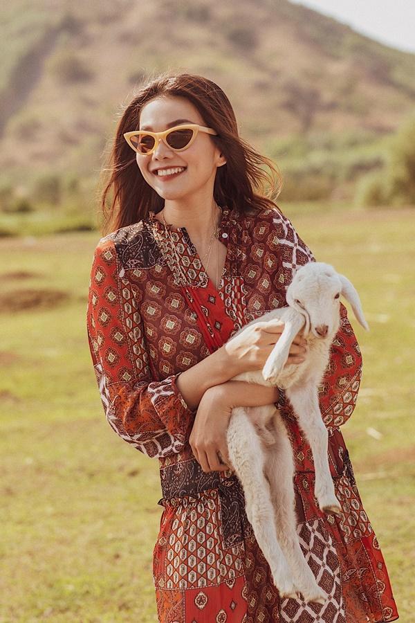 Thanh Hằng hóa quý cô trên thảo nguyên đẹp đến mức khiến Tăng Thanh Hà cũng phải xuýt xoa-1