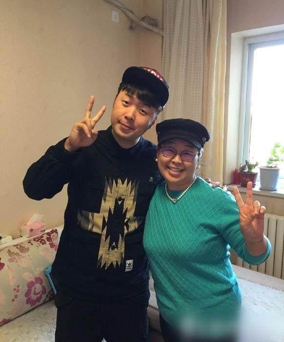 Chiêm ngưỡng nhan sắc mẫu thân dàn mỹ nam Hoa ngữ: Sành điệu cá tính, trẻ ngang chị gái-5