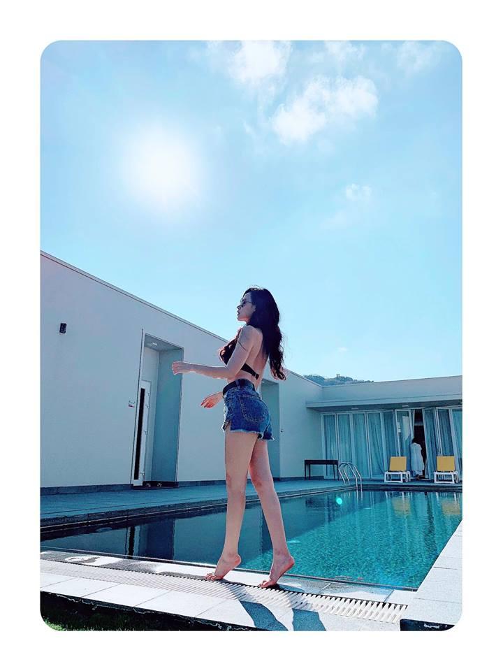 Midu khoe ảnh bikini đẹp hết phần người khác mà fan kêu réo đòi trùm lại đi chị ơi vì một lý do hết sức dễ thương-1