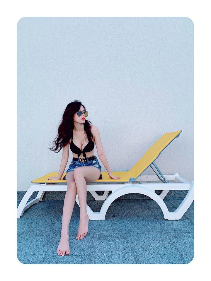 Midu khoe ảnh bikini đẹp hết phần người khác mà fan kêu réo đòi trùm lại đi chị ơi vì một lý do hết sức dễ thương-2