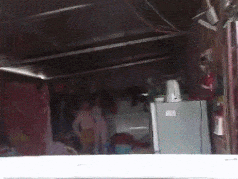 VIDEO: Giải cứu bé gái 15 tuổi bị lừa bán vào quán cà phê kích dục