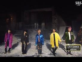 Khoảnh khắc cuối cùng của Big Bang với đội hình đủ 5 người trước khi Seungri chấm dứt sự nghiệp Khoảnh khắc cuối cùng của Big Bang với đội hình đủ 5 người trước khi Seungri chấm dứt sự nghiệp
