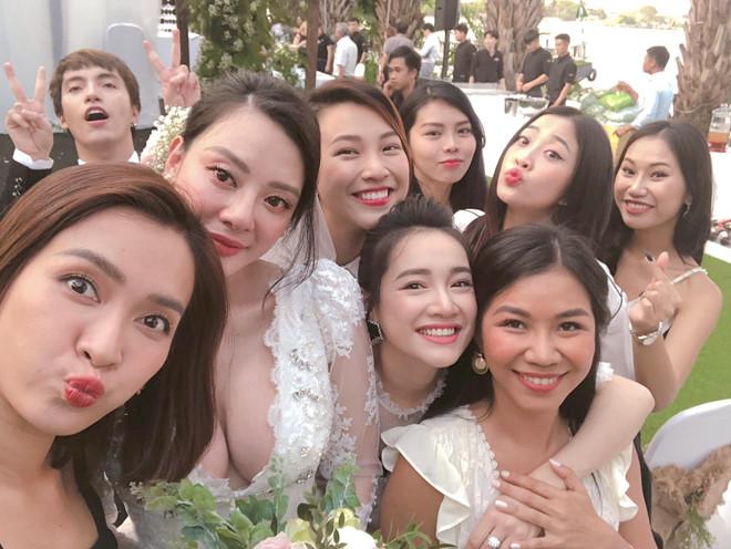 Nhã Phương, Hoàng Oanh và Ái Phương gây chú ý trong lễ cưới bạn thân-1